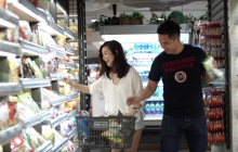 充滿食、食、食的Childhood Video