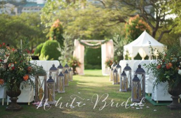 a Tuscan-themed outdoor wedding!