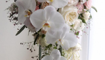 Cascading bouquet