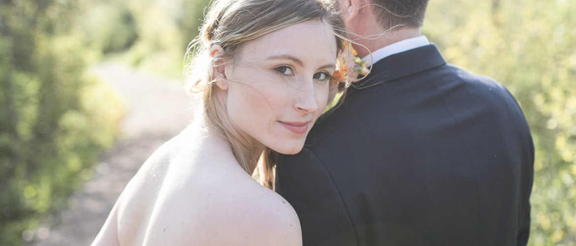A JEWEL TONED LAKESIDE STYLED SHOOT WITH AN ECLECTIC BOHEMIAN VIBE