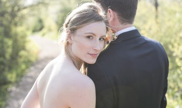 A JEWEL TONED LAKESIDE STYLED SHOOT WITH AN ECLECTIC BOHEMIAN VIBE