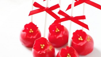 送上超級喜興既大紅色cake pop