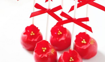 送上超級喜興既大紅色cake pop