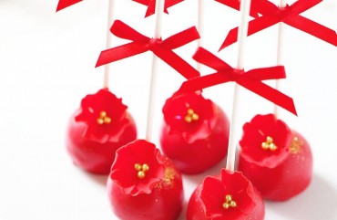 送上超級喜興既大紅色cake pop