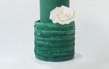 exceptionally chic wedding cake