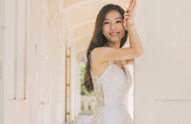 愛笑的新娘是特別漂亮的