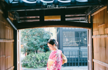 Kimono is always a good choice for engagement session in Japan!