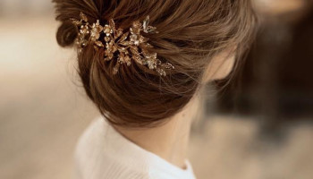 Loose wave updo
