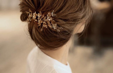 Loose wave updo