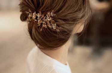 Loose wave updo