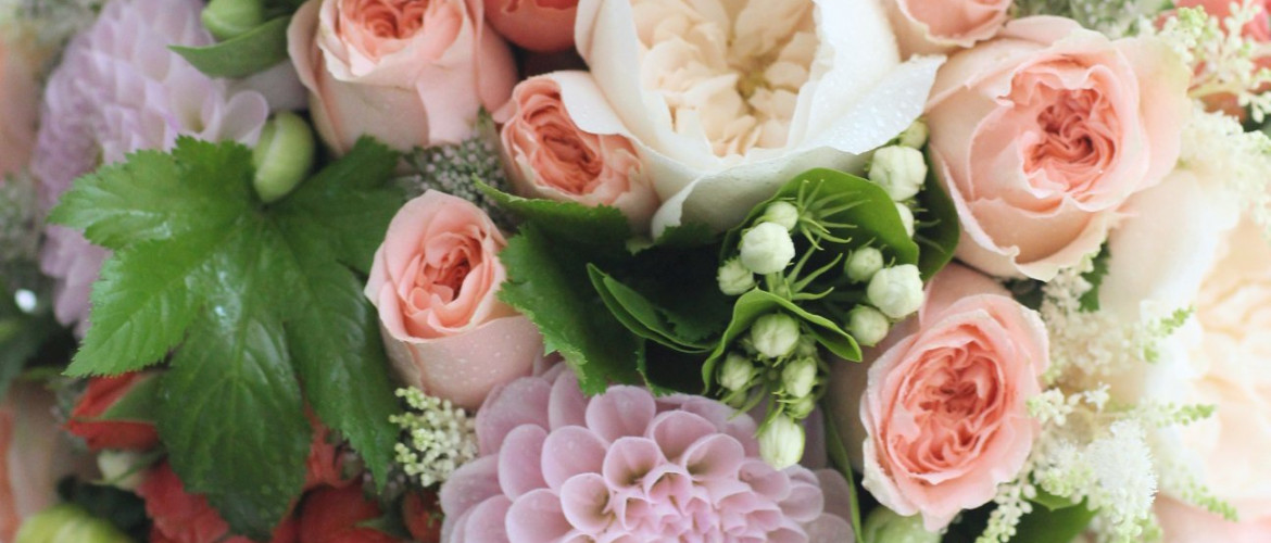 *bridal bouquet*