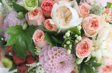*bridal bouquet*