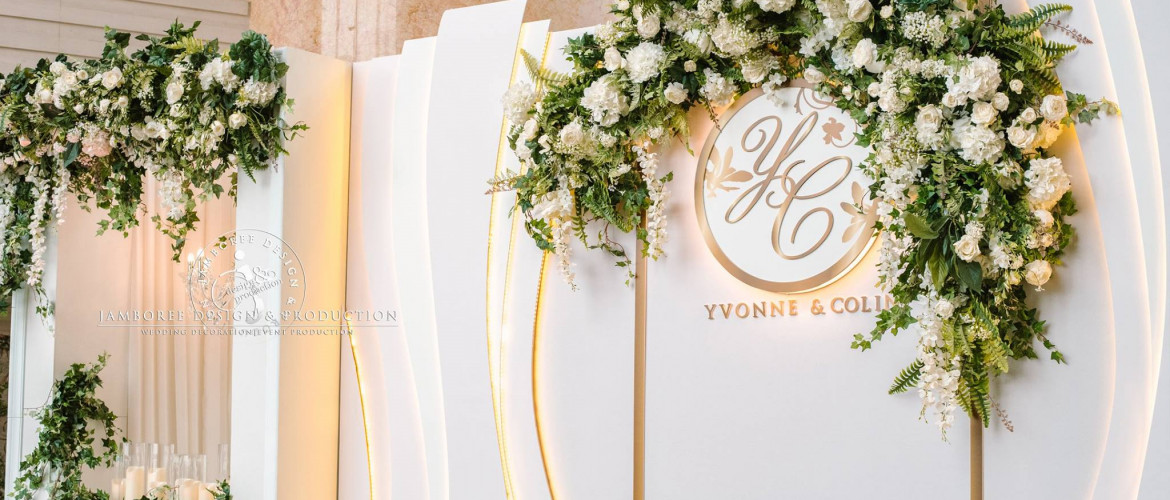 We love this rustically elegant wedding