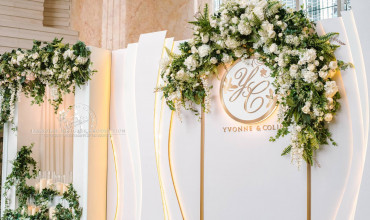 We love this rustically elegant wedding
