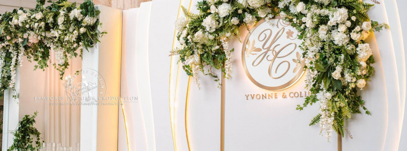 We love this rustically elegant wedding