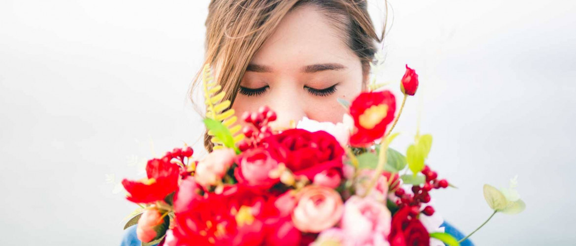 紅色絲花花球