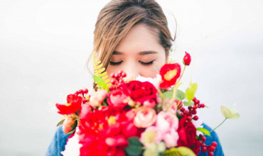 紅色絲花花球