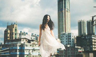 誰說婚紗照一定要裙擺白婚紗大教堂？